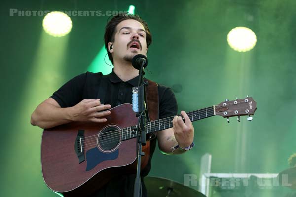 MILKY CHANCE - 2018-06-22 - PARIS - Hippodrome de Longchamp - Bagatelle - 